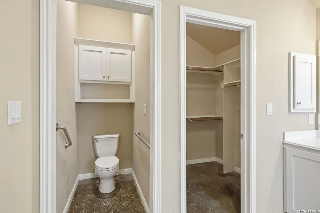 Photo of 327 BONNER BLVD