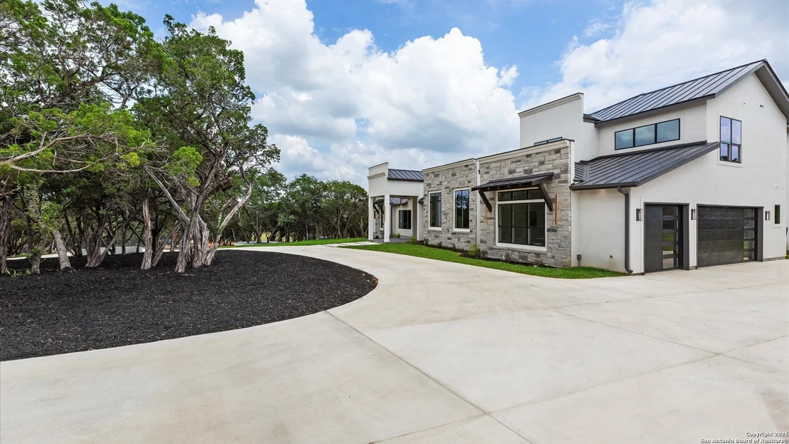 Photo of 22327 Scenic Loop Rd
