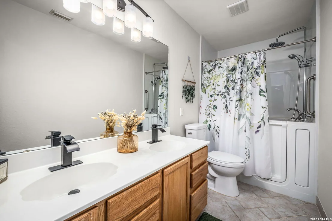 Photo of 231 Samantha Dr
