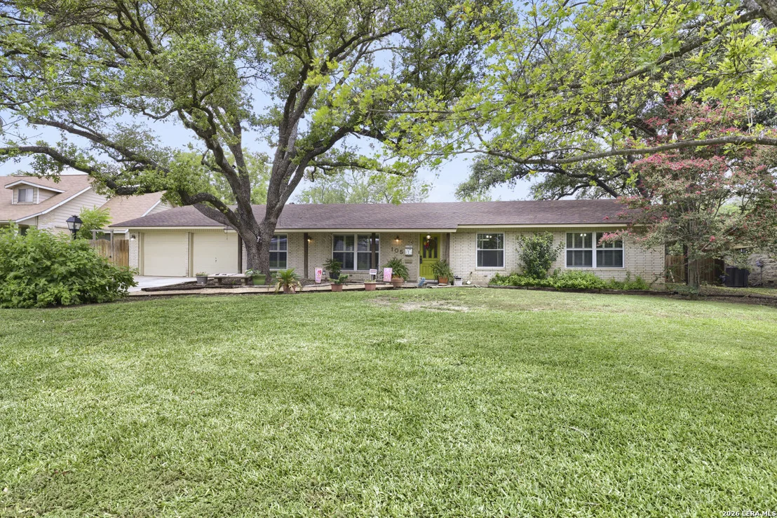 Photo of 105 HARRIETT DR