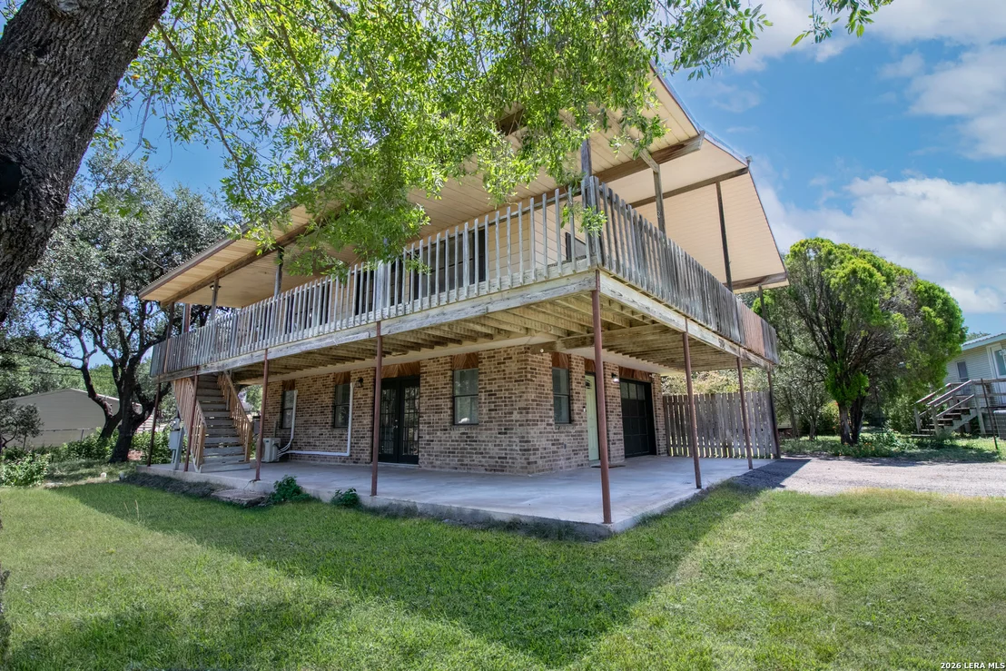 Photo of 582 Orbit Dr