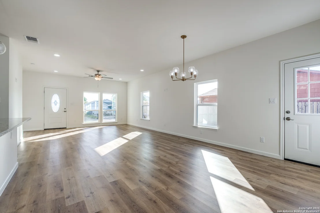 Photo of 5847 TREE VIEW ST