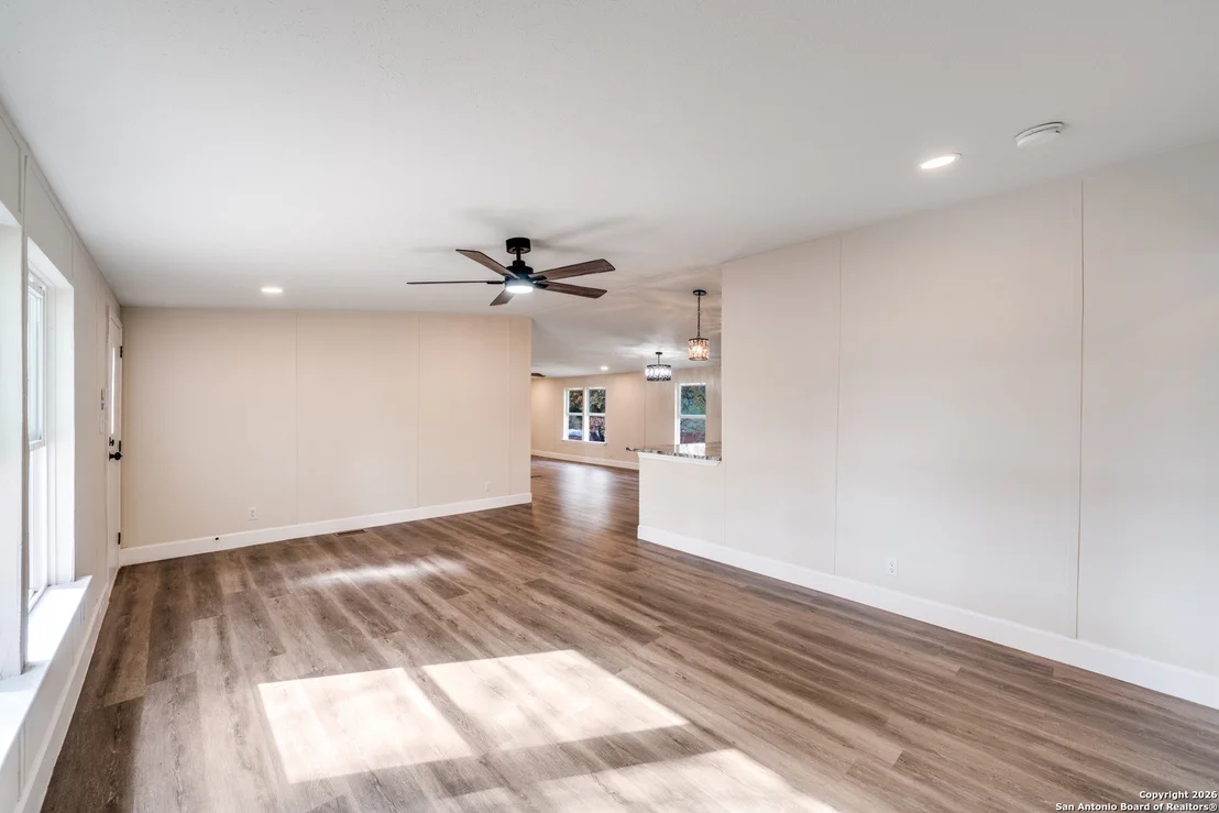 Photo of 551 BIG OAK DR