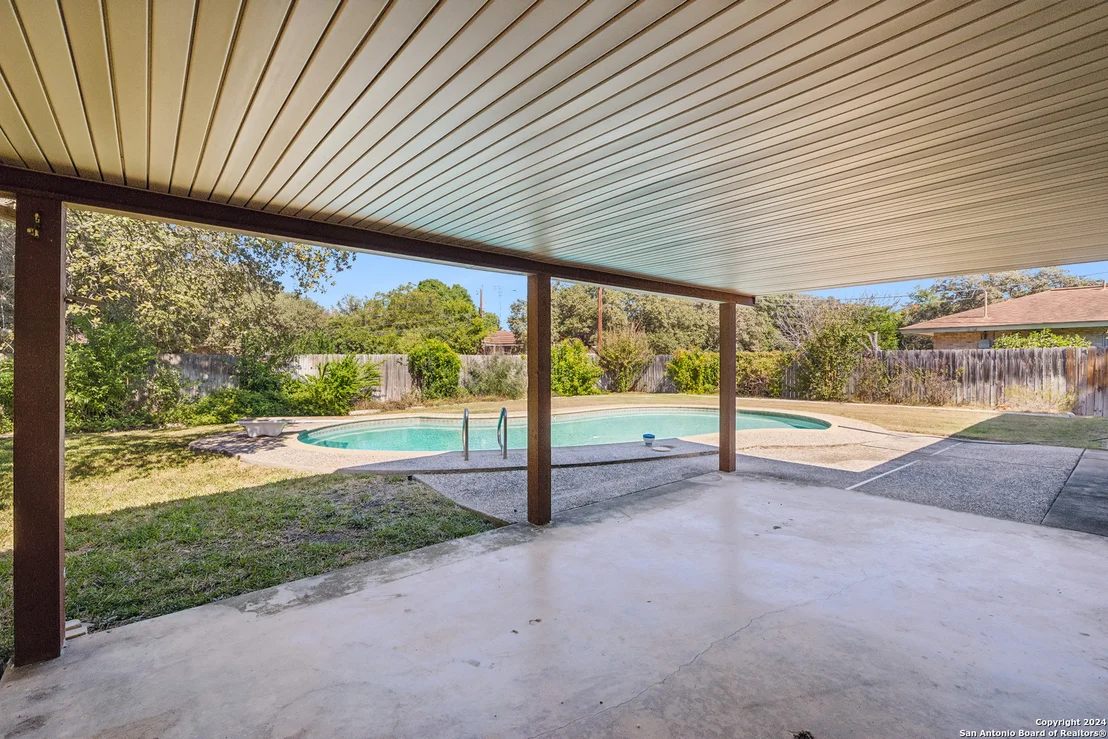 Photo of 449 GOLFCREST