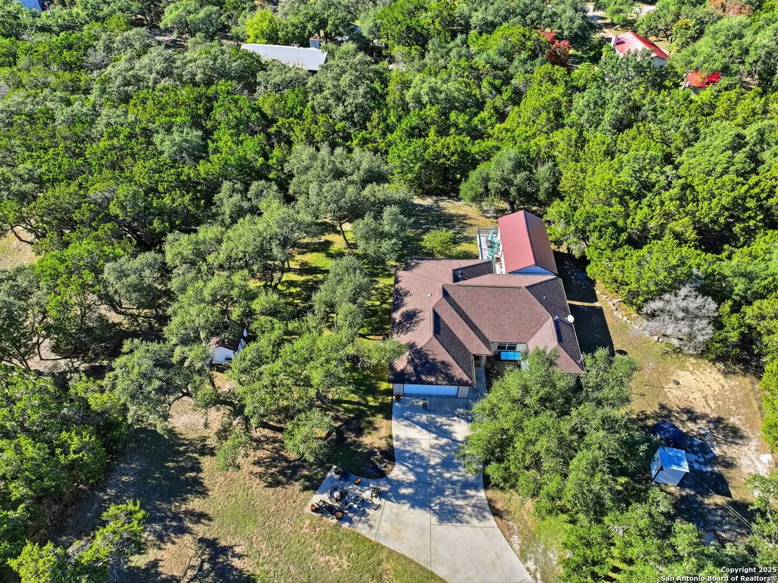 Photo of 2183 Hiline