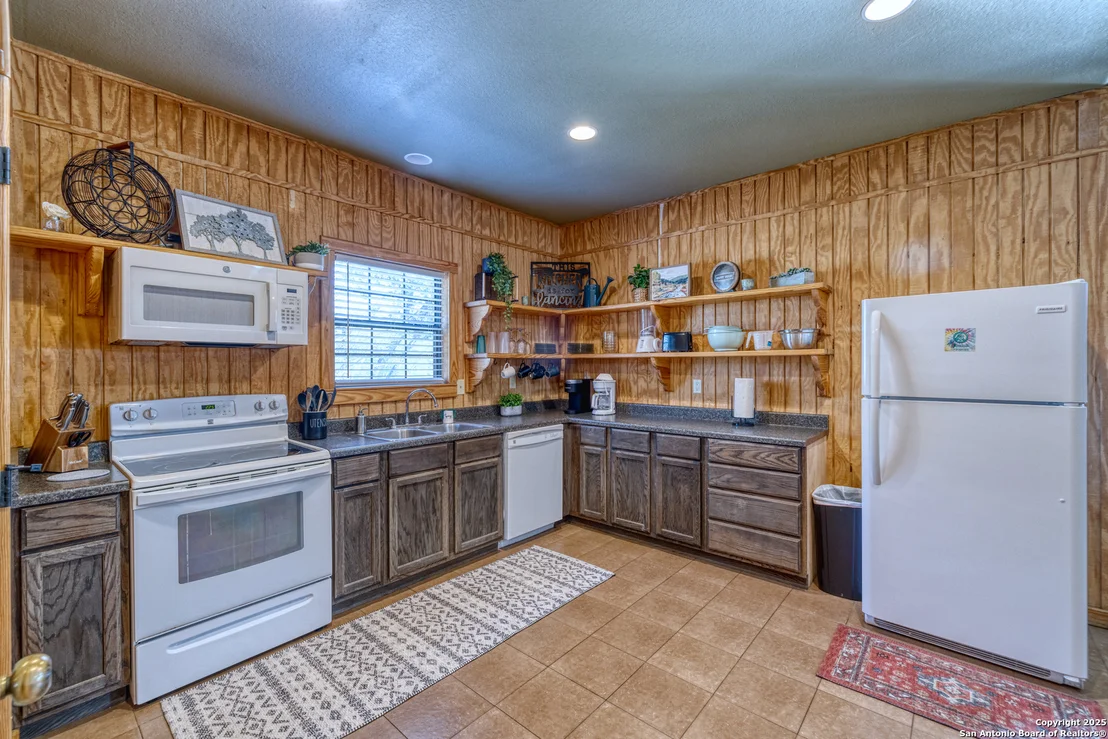 Photo of 1546 CR 348 (RIVER RD)