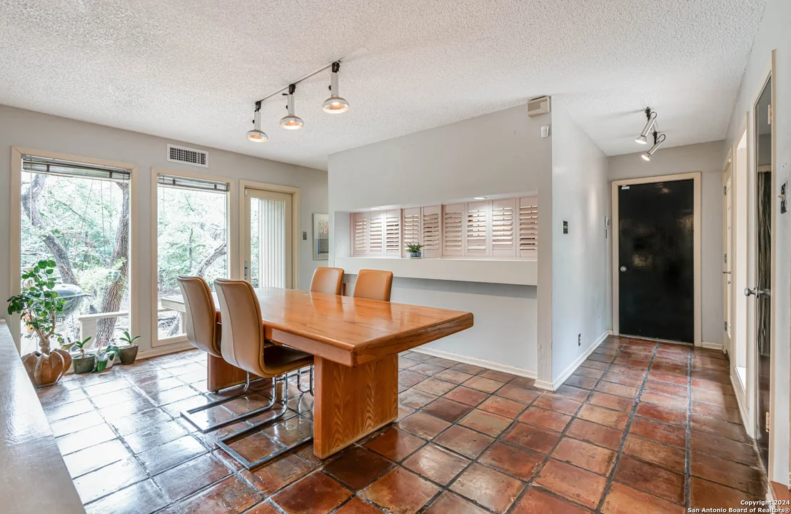 Photo of 2102 COPPER HILL DR