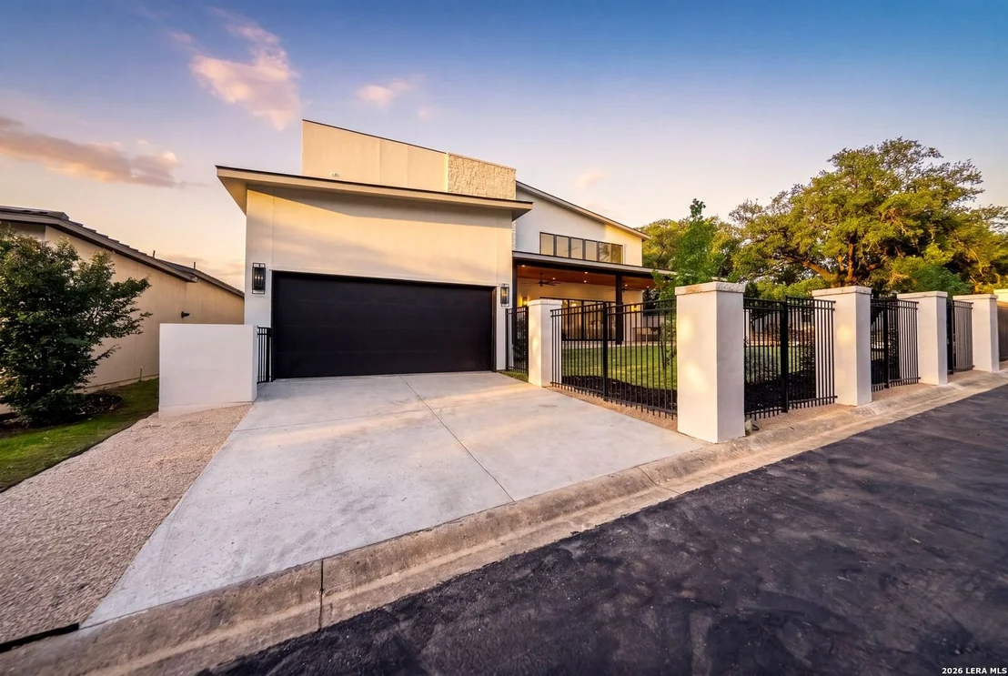 Photo of 16 GRANTHAM GLN
