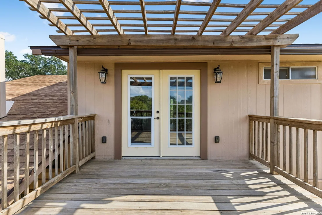 Photo of 2127 Oak Bnd