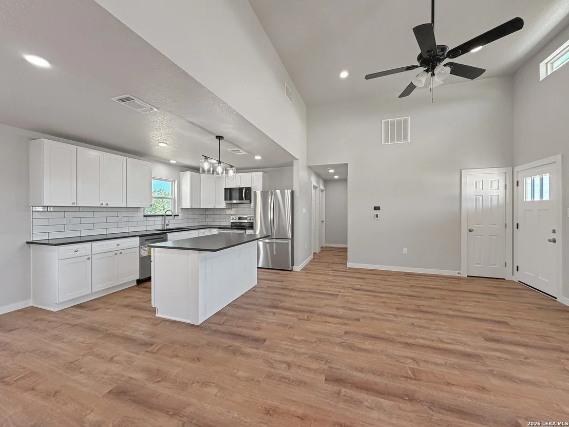 Photo of 1155 Southline