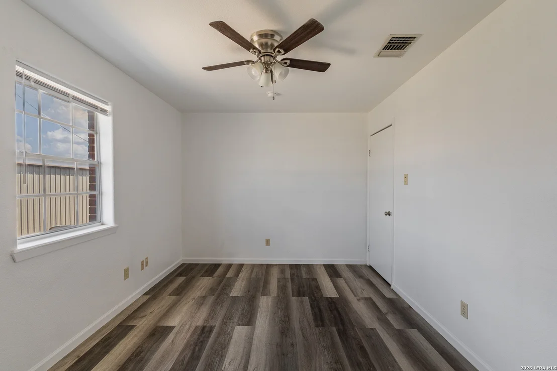 Photo of 121 Falcon Blvd