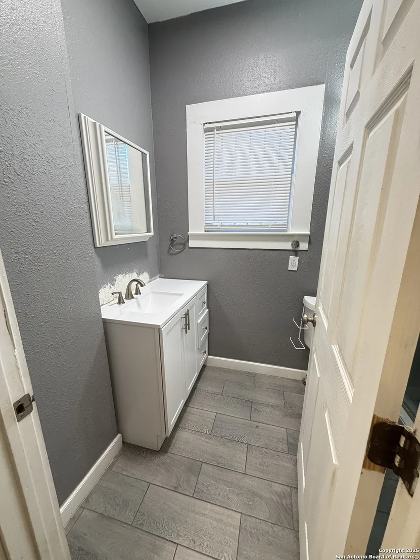 Photo of 702 Patton