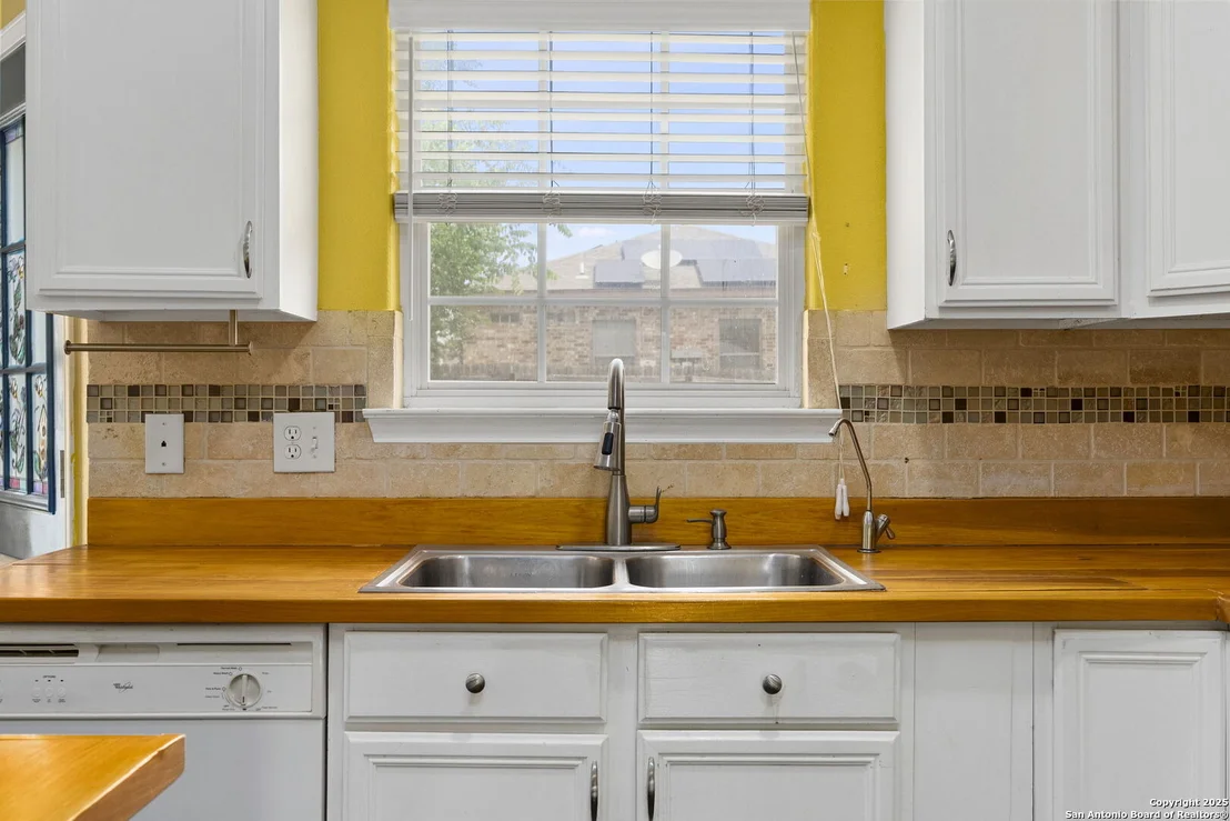 Photo of 5927 Tree View