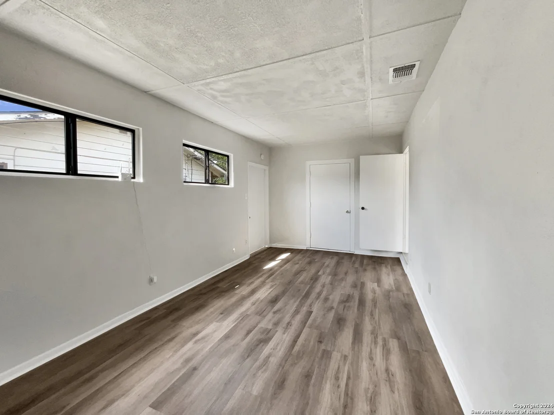 Photo of 743 UTOPIA LN
