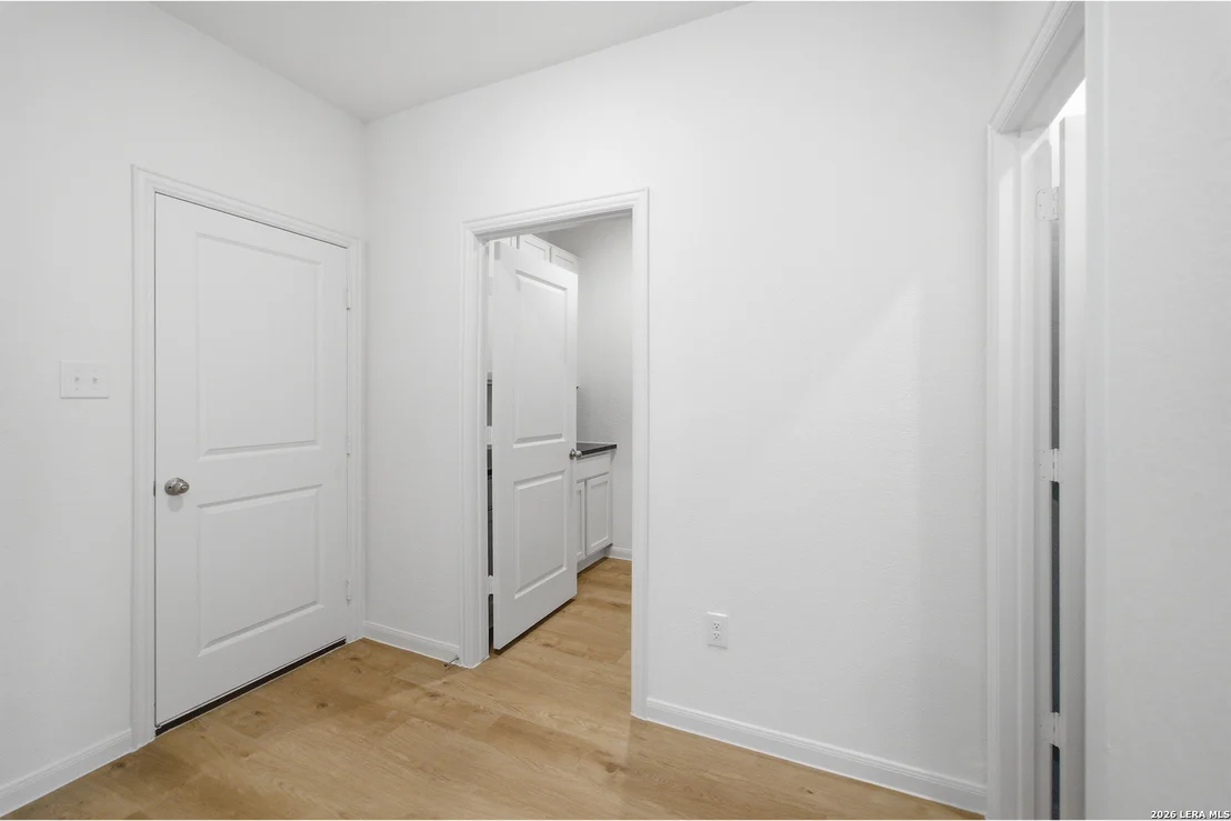 Photo of 11154 HOLLINGER CIR