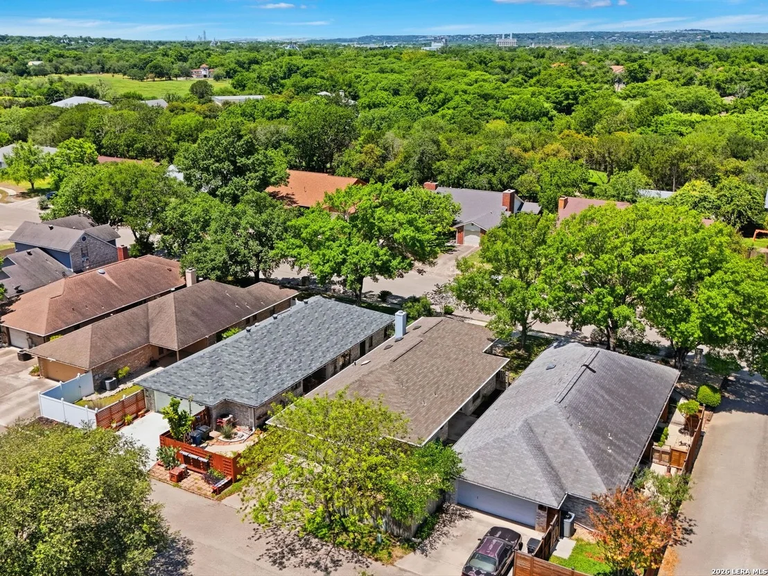 Photo of 526 Riverside Dr