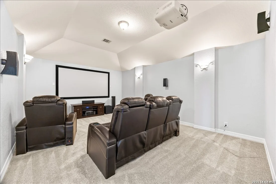 Photo of 430 White Cyn