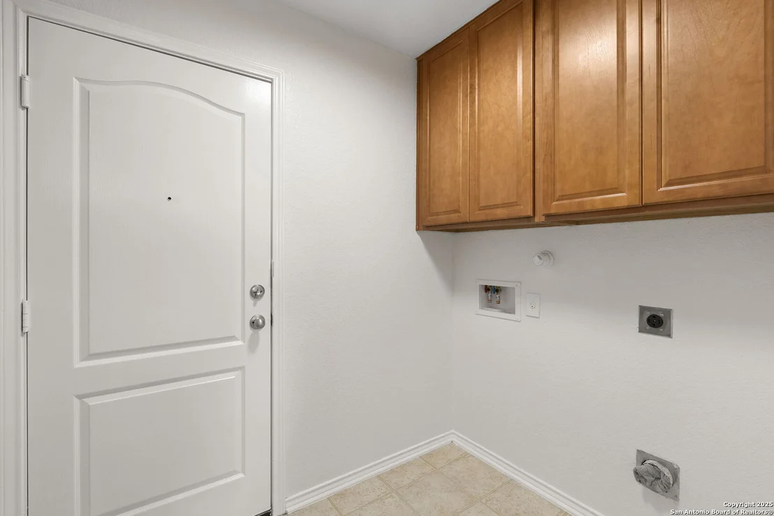 Photo of 3909 Legend Pond