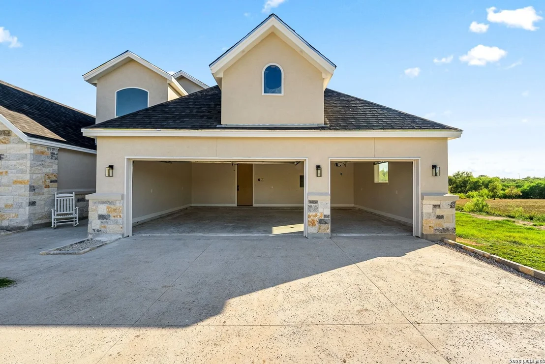 Photo of 7166 Newman Blvd