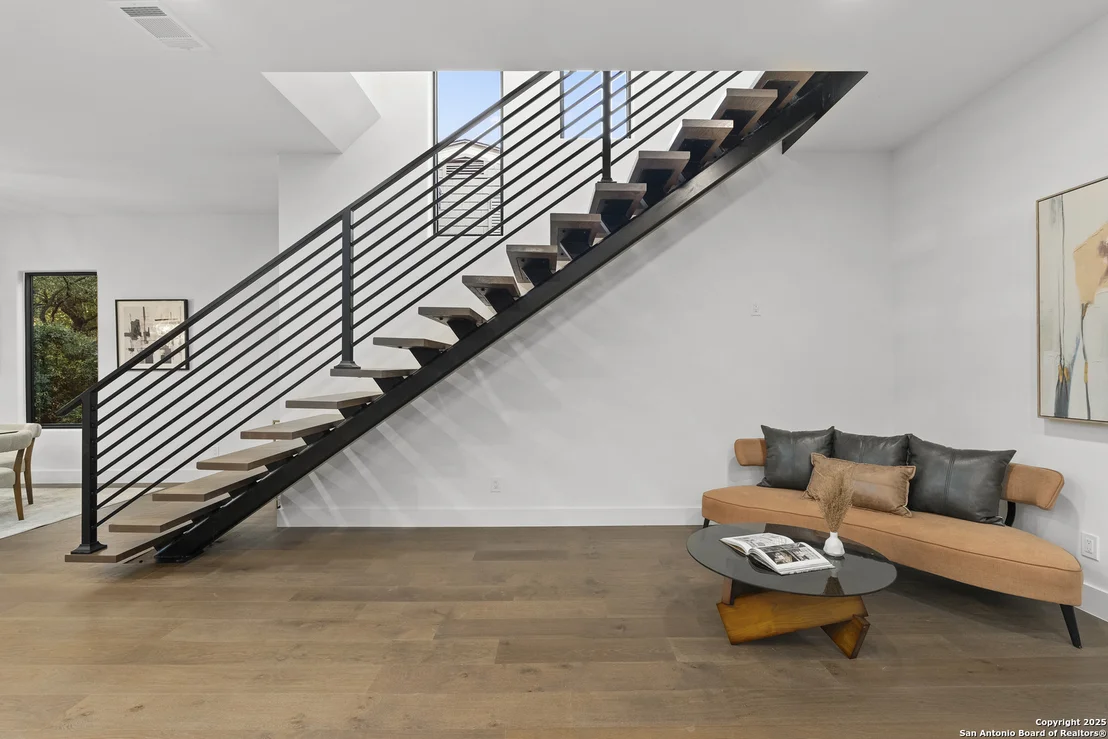 Photo of 434 College Blvd
