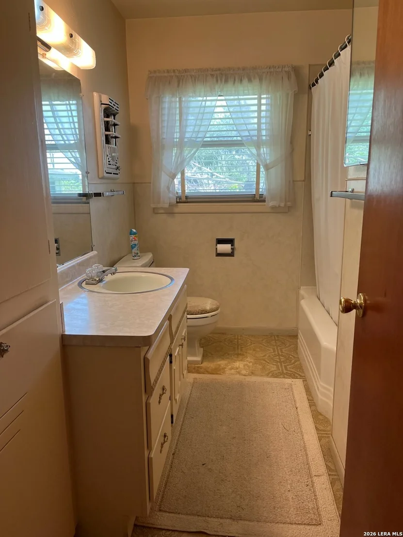 Photo of 708 Sutton