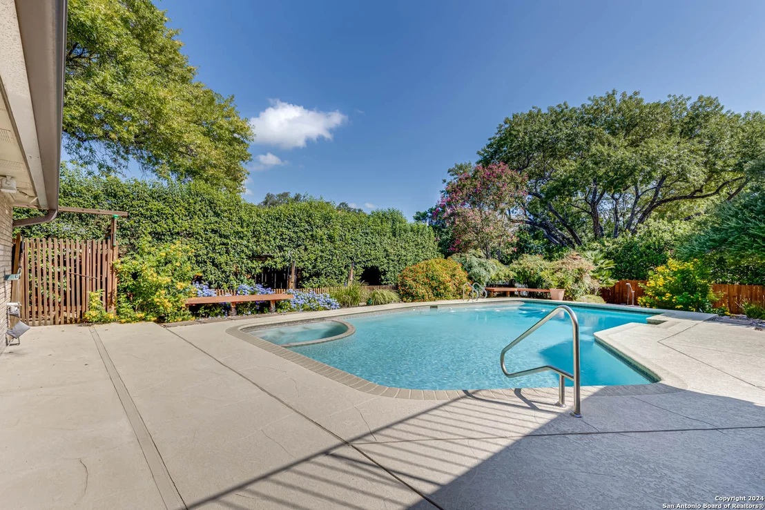 Photo of 111 IRONGATE RD