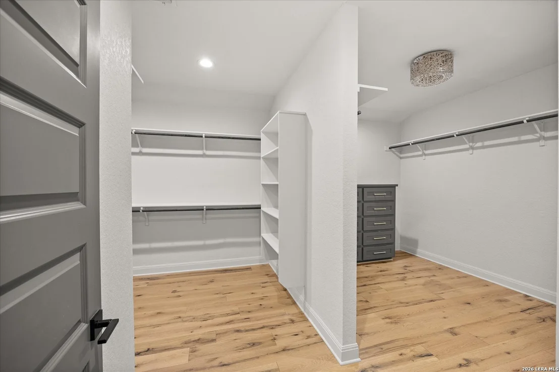 Photo of 429 Lakeview Blvd.