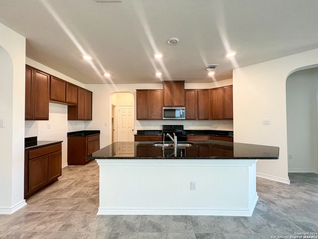 Photo of 4555 Whispering Oak