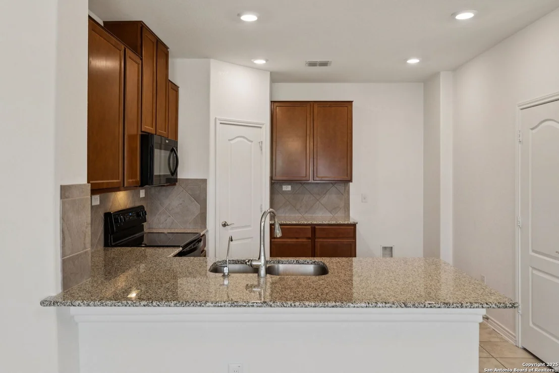 Photo of 8277 Assumption