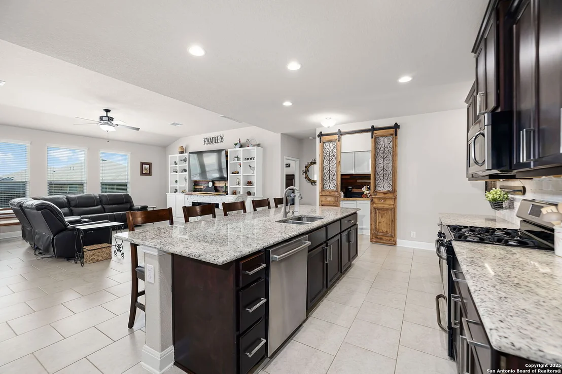 Photo of 124 White Rock