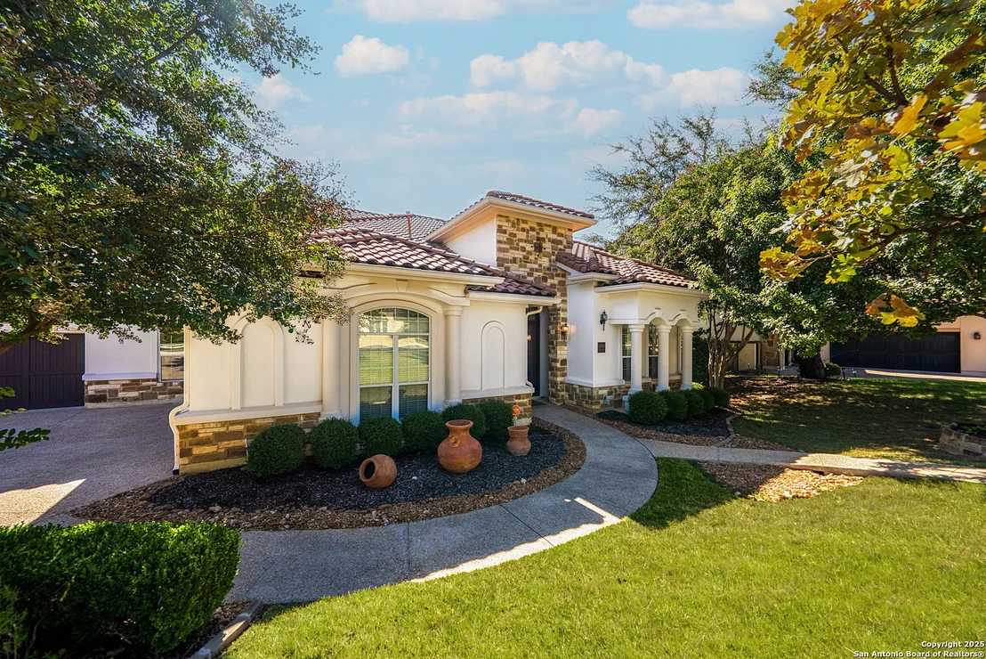 Photo of 24806 Ellesmere