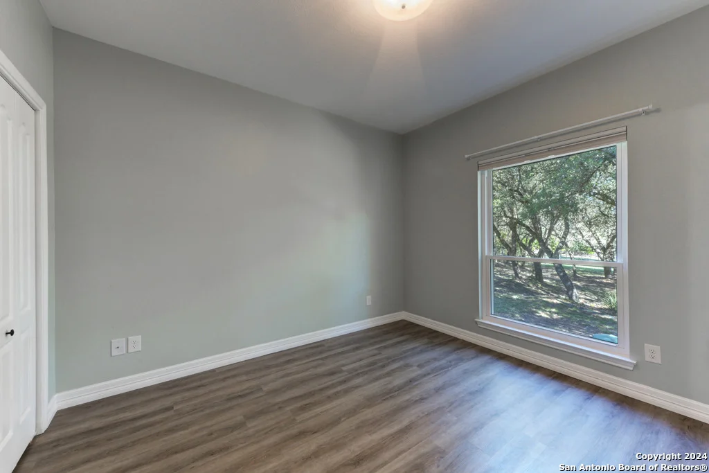 Photo of 172 LAKE FRONT DR