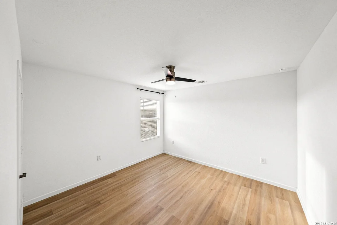 Photo of 822 COOK BND