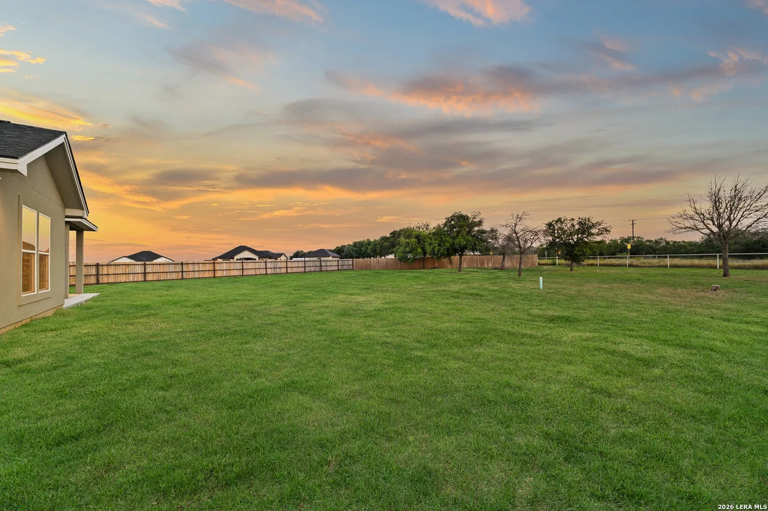 Photo of 100 W MEDIUM MEADOW DR