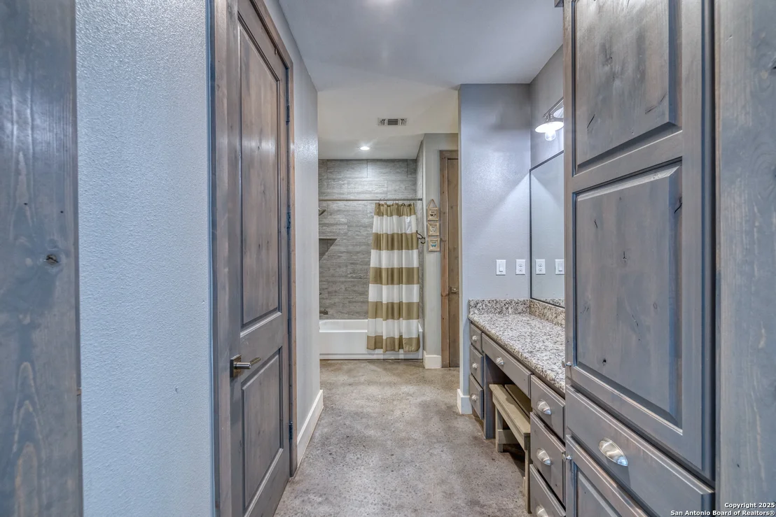 Photo of 989 Mountain Valley Drive