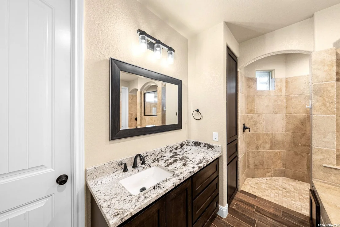 Photo of 1009 Bluebonnet Ln