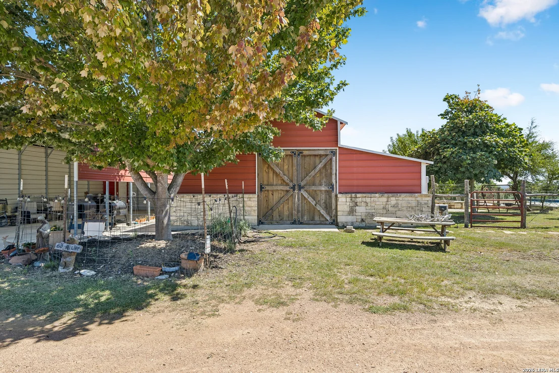 Photo of 652 OVERLOOK DR