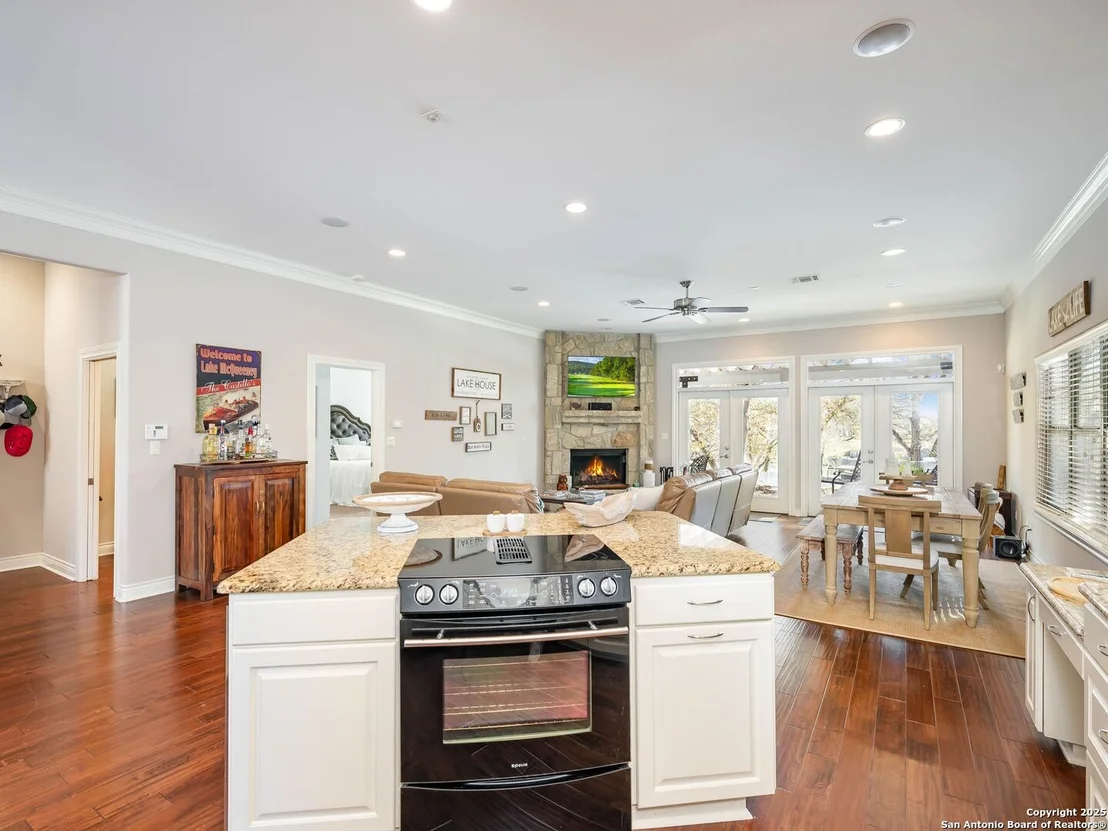 Photo of 705 RIDGEROAD DR
