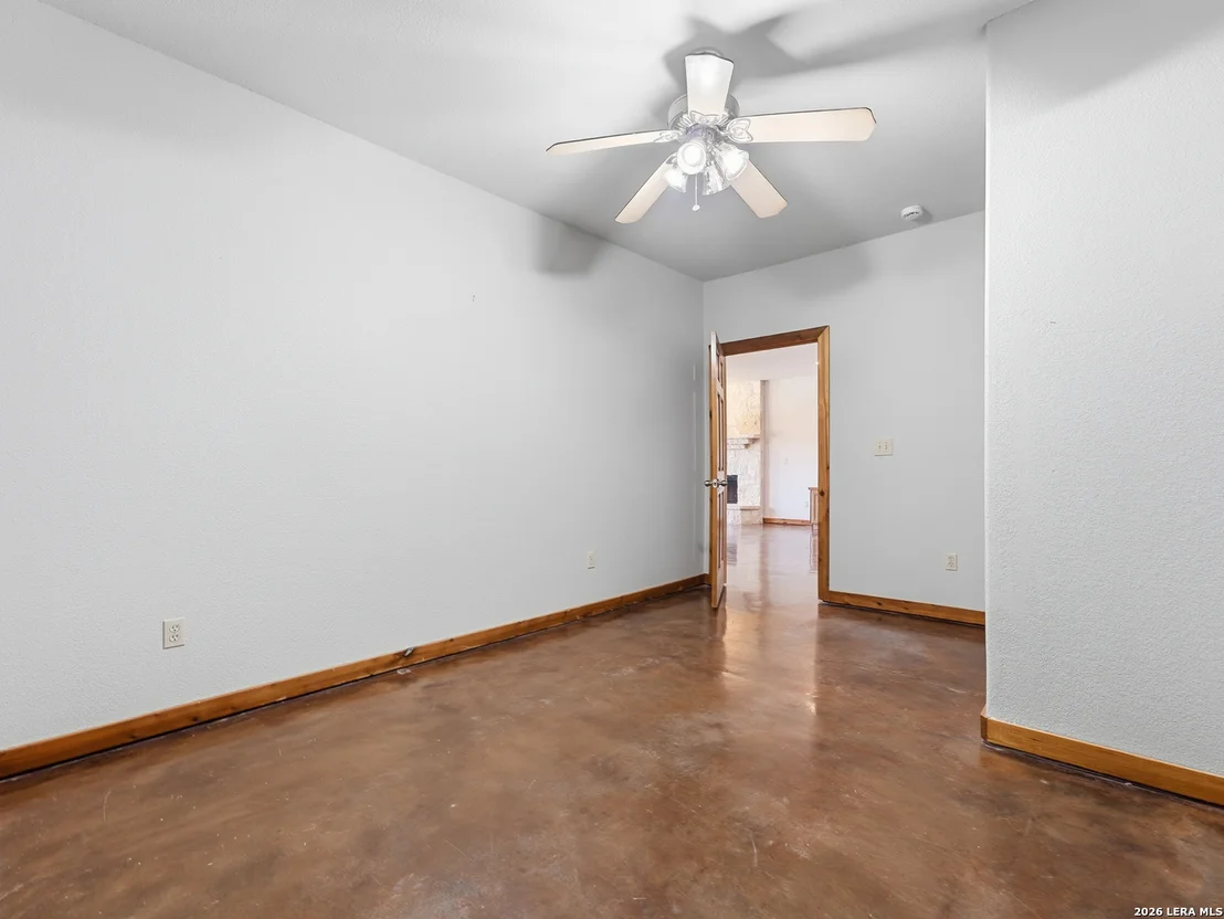 Photo of 412 Bear Springs Trl