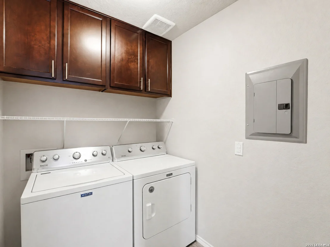 Photo of 32116 Macey Oak