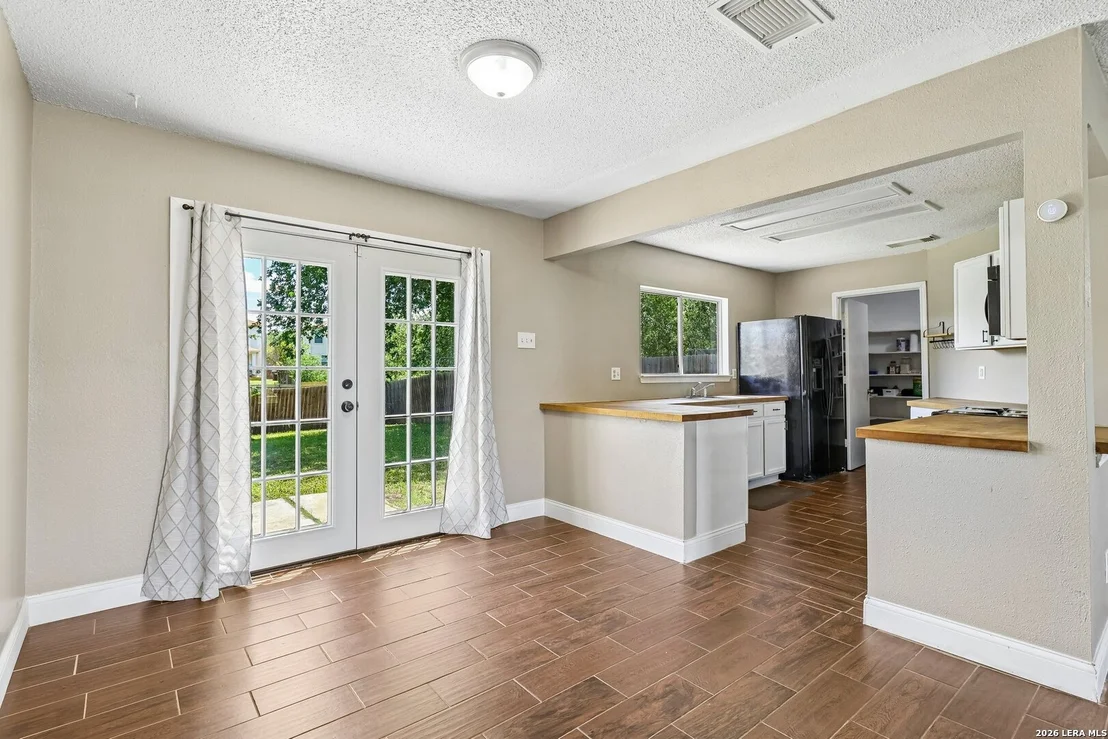 Photo of 10132 SUNSET PL
