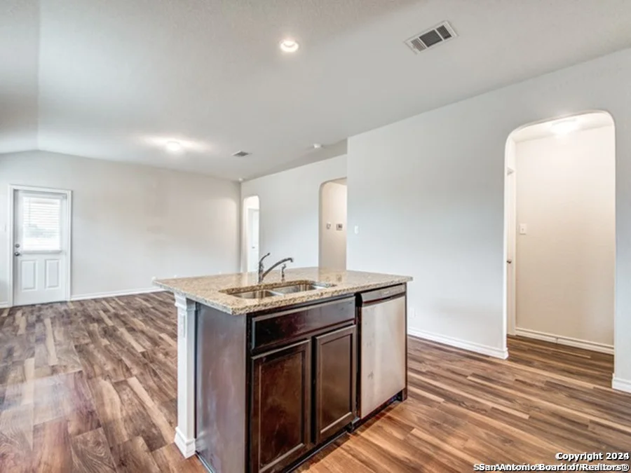 Photo of 128 Grand Rapids