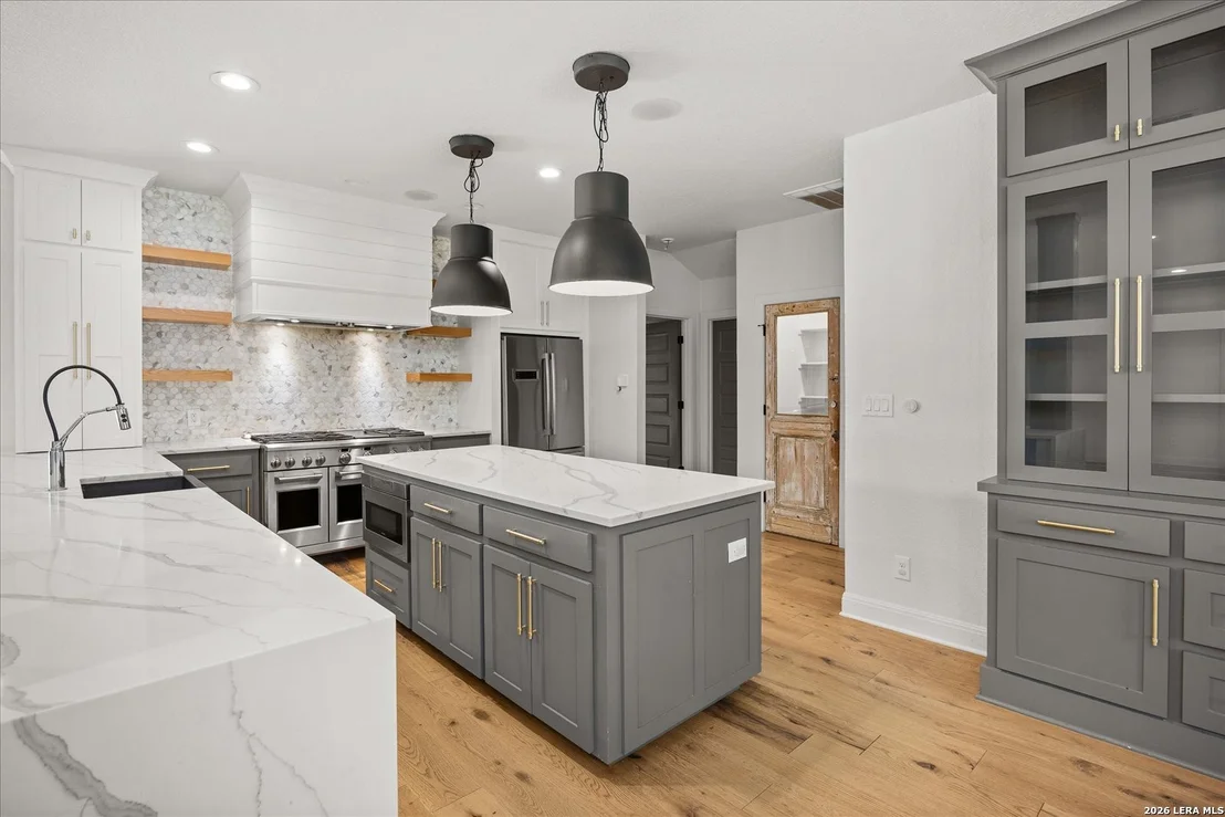 Photo of 429 Lakeview Blvd.