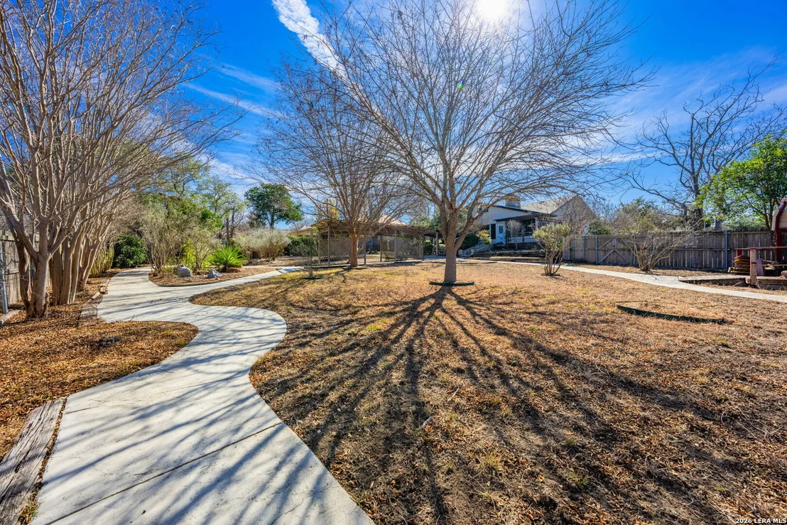Photo of 100 Riverhill Blvd