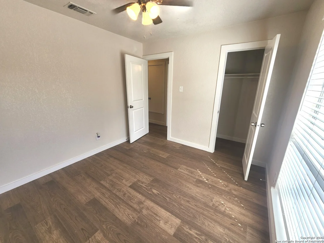 Photo of 5955 Cliff Valley