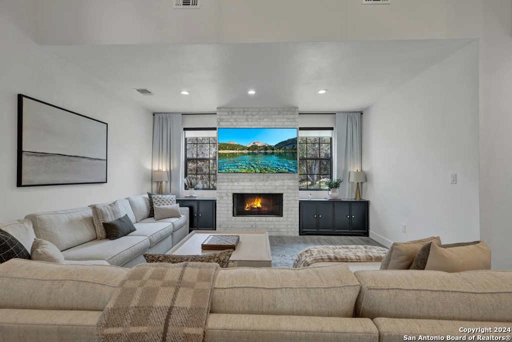 Photo of 384 Eagle Rock