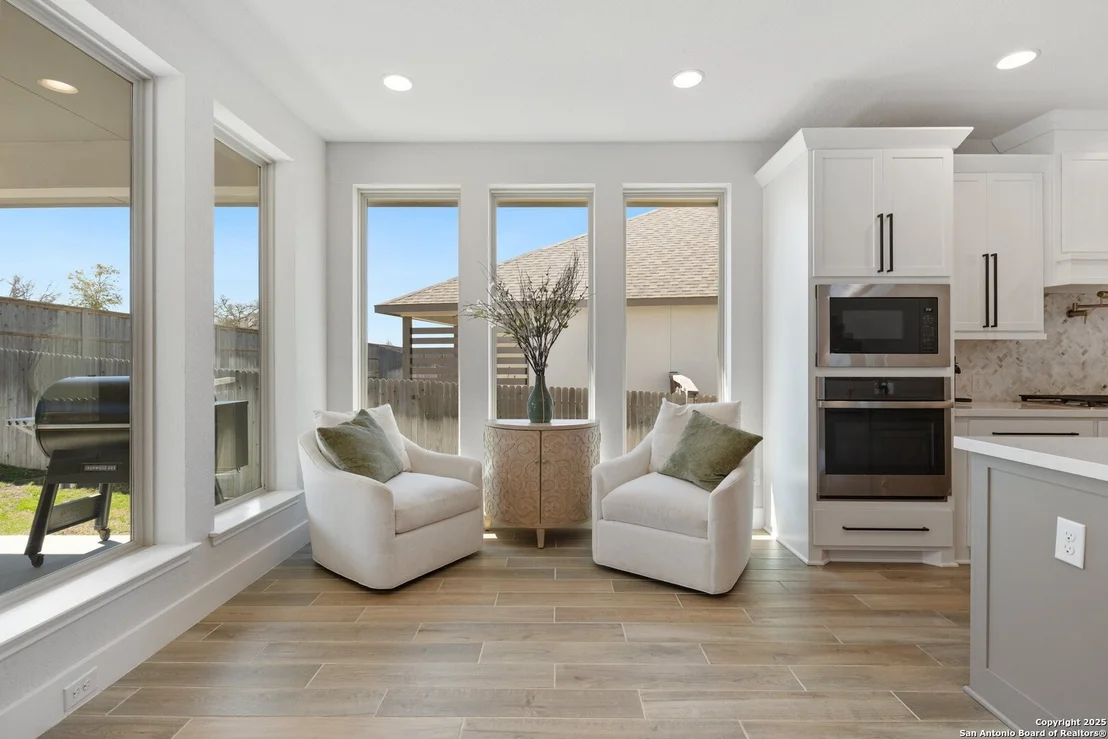 Photo of 1176 Cadogan Squire