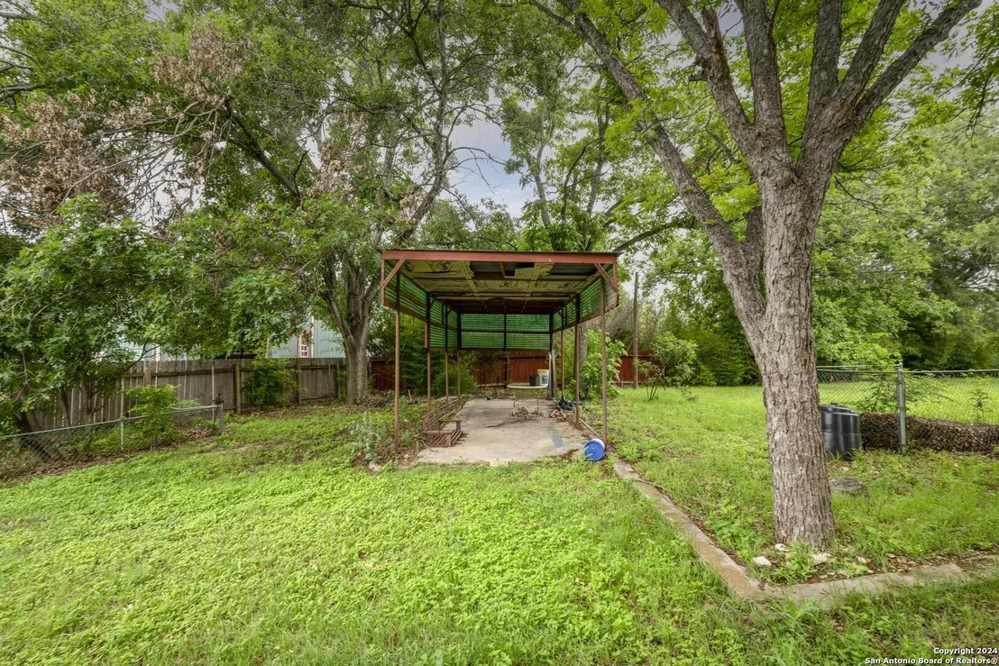 Photo of 5835 Randolph Blvd