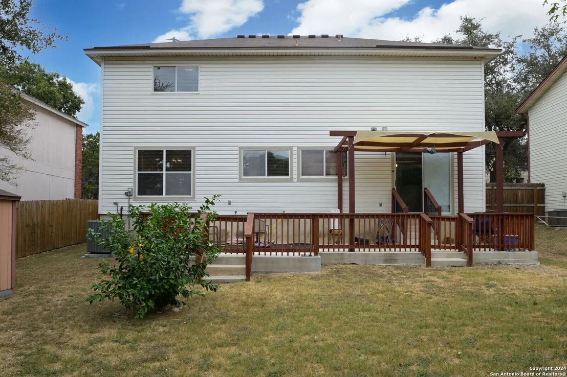 Photo of 7724 Wood Bluff
