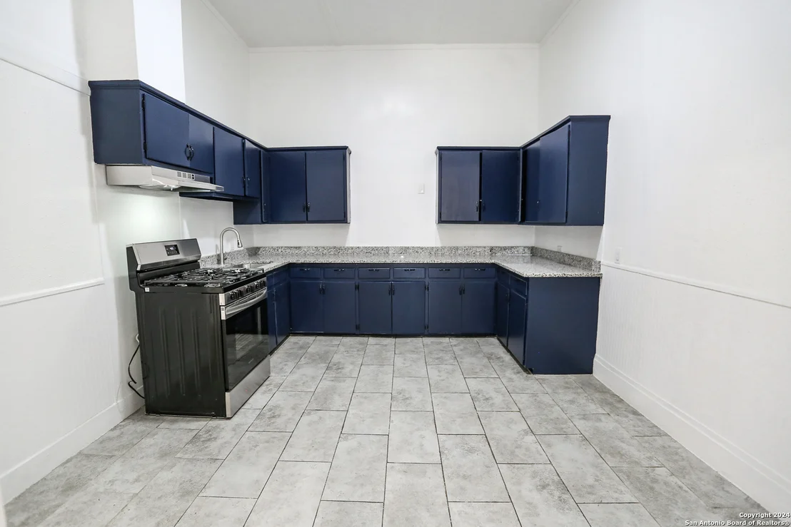 Photo of 602 OVERHILL DR